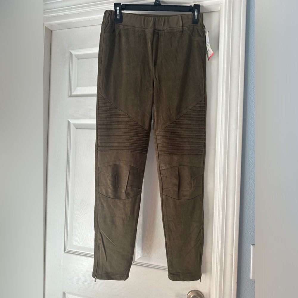 NWT Umgee womens slacks.  Size L